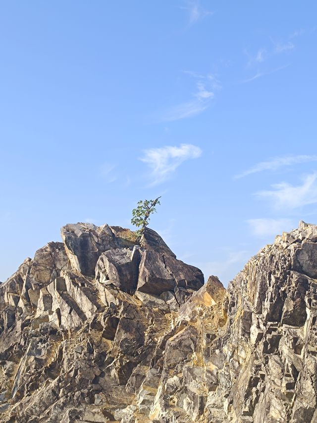 曾經的礦坑，現在的神仙湖！