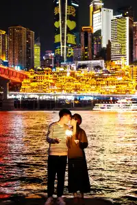 洪崖洞拍照受凍已回提醒12月要來重慶的