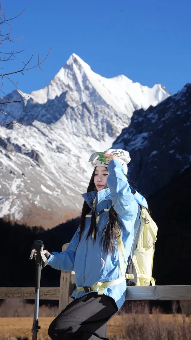 稻城亞丁的雪山頂,我的徒步ootd贏麻了! 稻城亞丁的雪山頂,我的徒步ootd贏麻了!