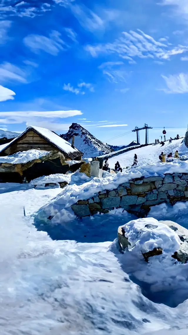 Journey to Dagu Glacier! Encounter the Snowy Wonderland in the Clouds