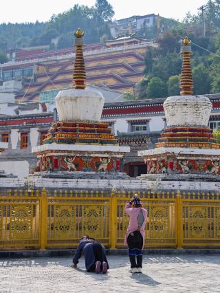 「先に塔があり、その後に寺がある」このチベット仏教の聖地は600年以上の歴史を持ちます