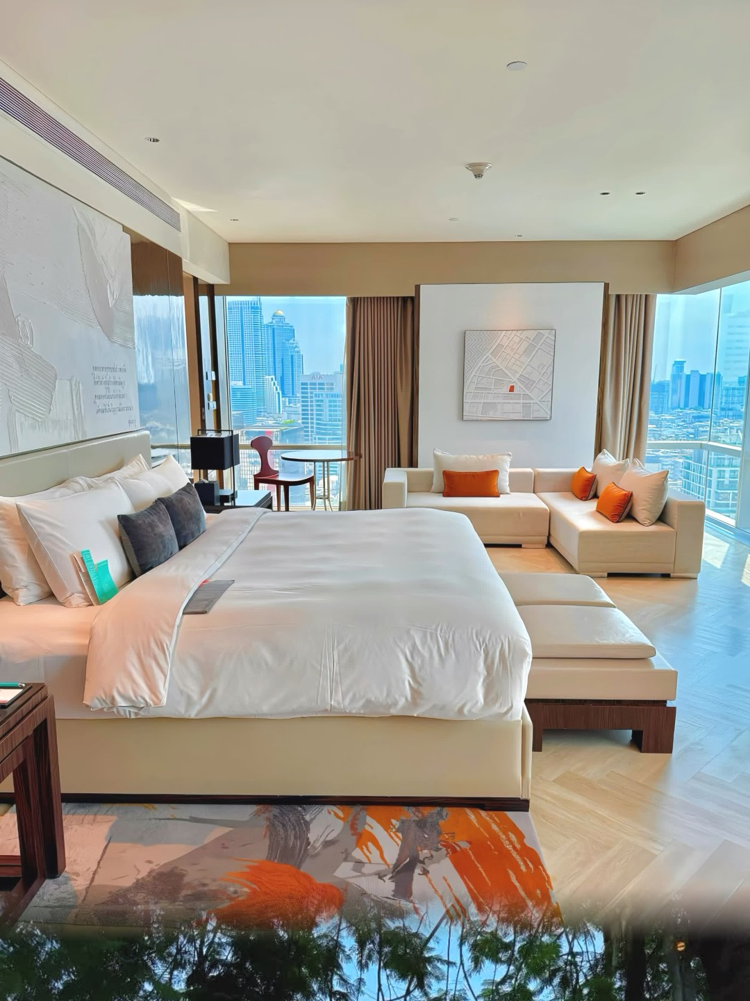 Good news, ladies! Bangkok hotels in Thailand are having a massive price drop! 🤩
Stay from June to August and get half off. This deal is amazing! ✨

Today, I’m recommending a few must-stay 5-star hotels.
Great locations, all near the Erawan Shrine and Siam shopping district,
making shopping super convenient! 🛍️

💎 Autograph Collection Hotels
Prime location! Walking distance to the Erawan Shrine
Book now and save 53%! Such a great deal~

💎 Mandarin Oriental Bangkok
A classic luxury hotel
The pool view is stunning
Stay now and get a huge discount!

💎 Siam Kempinski
Unbeatable downtown location
Direct BTS connection
After shopping, you can just relax—so nice

Little tips: ??
1️⃣ The earlier you book, the cheaper it is
2️⃣ Remember to compare prices before booking
3️⃣ Prices can rise anytime during peak season

Come grab this deal!
Such cheap 5-star hotels
You’ll regret not booking! 🔥

      