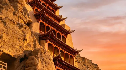 秋の河西回廊を巡り、胡楊が紡ぐ生命の物語に出会う — traveler post in 武威
