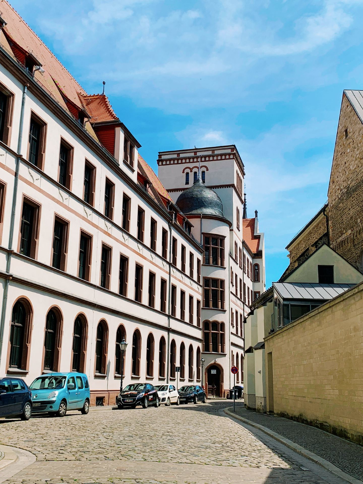 Magdeburg | Witness the dialogue between Gothic and Hundertwasser