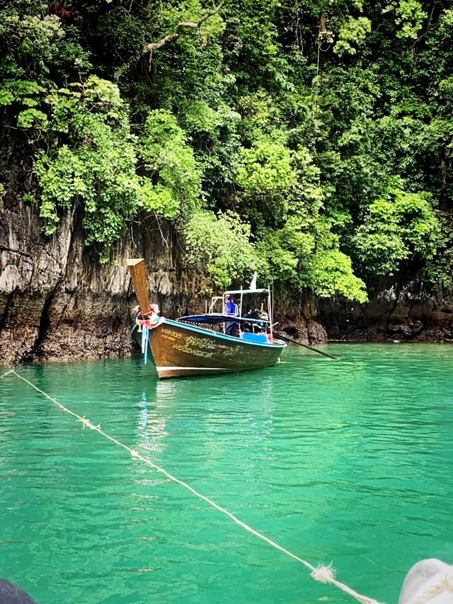 Pileh Lagoon มรกตแห่งท้องทะเล 