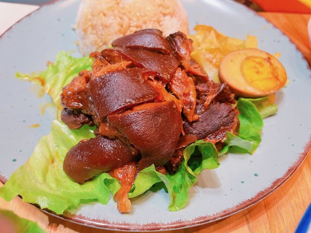 咁耐無去泰國旅行，突然好想食船麵，上網搵，好多人都推介呢間阿叔泰麵，一於放工約埋同事一齊去試吓先～