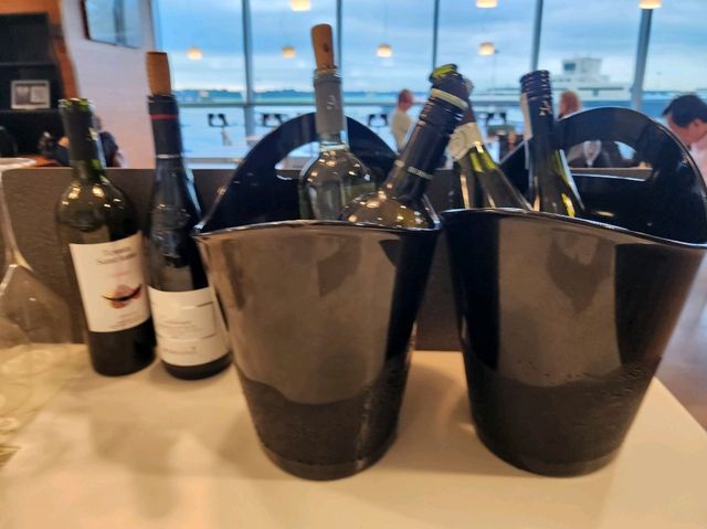 이제는 밀라노와 헤어질 시간.. 말펜사 공항 라운지 " Via Milano Lounge"