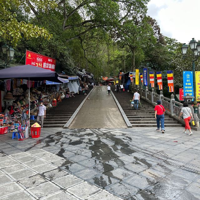 北越河內美景—香天寶刹Huong Pagoda