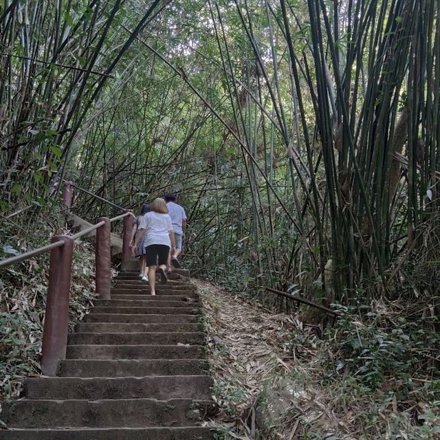น้ำตกเหวสุวัต เขาใหญ่