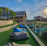 โรงแรมภูเก็ต สวยอลังการ กลิ่นอายสถาปัตยกรรมสุโขทัย
