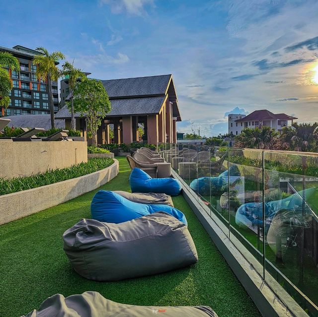 โรงแรมภูเก็ต สวยอลังการ กลิ่นอายสถาปัตยกรรมสุโขทัย