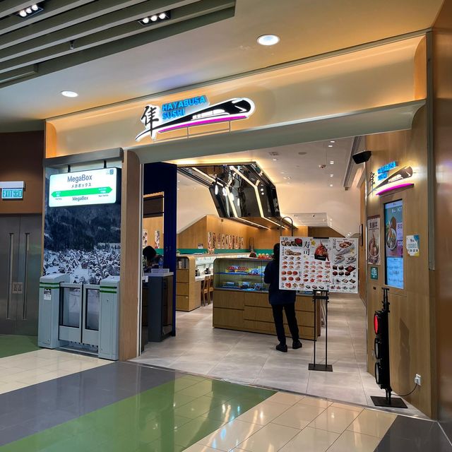 以日本火車🚝做主題壽司店｜隼