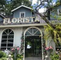 Florista Cafe and Eatery, cafe with flowers 🌺