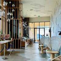 นอนสบาย สวนน้ำสนุกที่ Holiday Inn Vana Nava Huahin