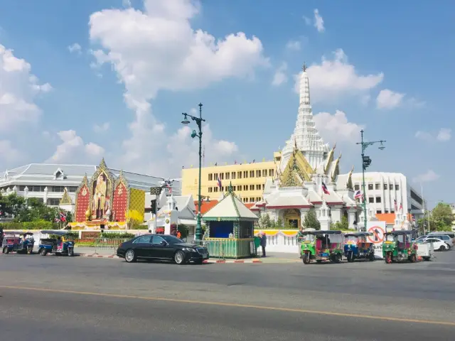 ไหว้พระขอพรทีศาลหลักเมืองกรุงเทพ🙏🏻🙏🏻