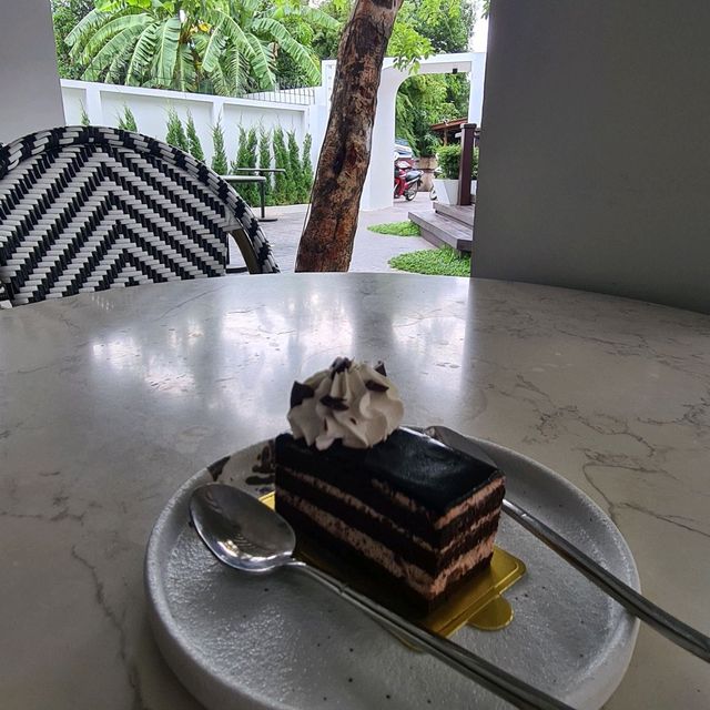 Balance คาเฟ่ปากเซ ร้านสวยน่านั่งในลาว ที่ห้ามพลาด