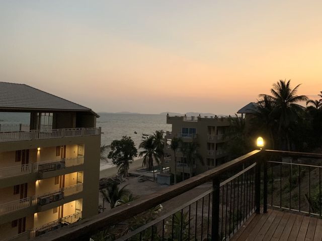 ห้องพักวิวปัง ⛅️Royal Phala Cliff Beach
