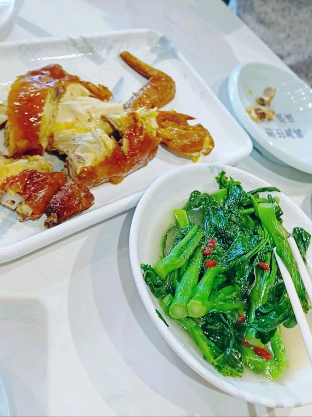 食在順德，㕑出鳳城！壹玖伍肆，順風順水！