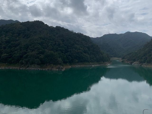 石門水庫：山明水秀，休閒好去處！🏞️🌳