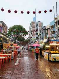 Be surrounded by murals at Jalan Alor