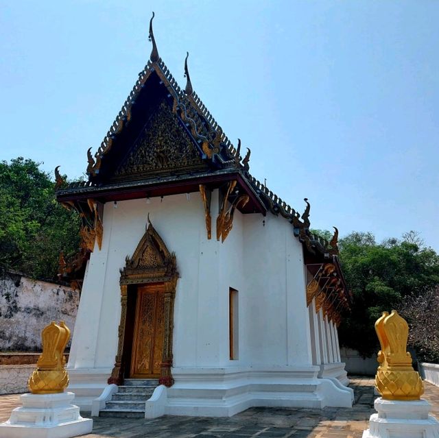 สักการะพระบรมสารีริกธาตุ วัดพระพุทธบาท สระบุรี