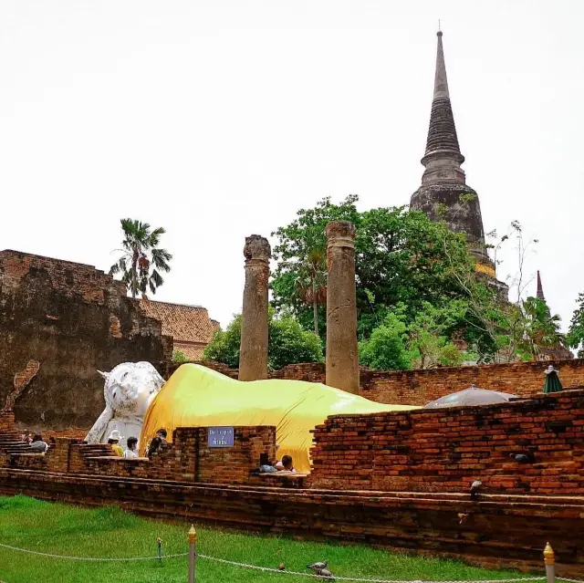 กราบพระนอนวัดใหญ่ชัยมงคล