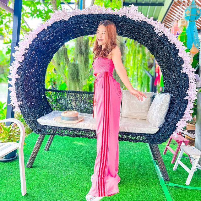 บัวแก้วคาเฟ่ พร็อบเยอะ ถ่ายรูปจุใจ