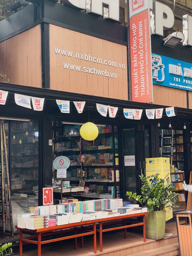Book Street ถนนสำหรับคนรักการอ่าน 📚
