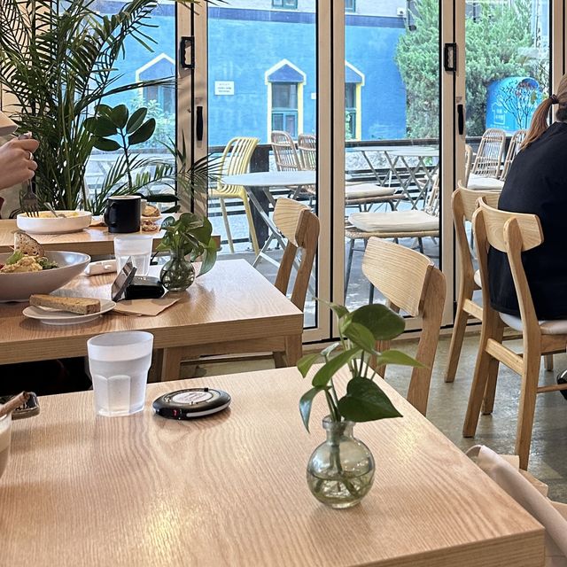 플랜트 연남점, 건강하고 신선한 비건 브런치