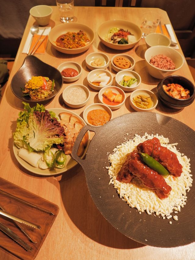 高級韓餐，超多芝士的大排骨