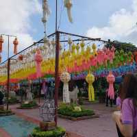 สักการะ อนุสาวรีย์ พระนางจามเทวี ณ เมืองลำพูน