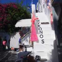 越夜越多人的希臘渡假島嶼Mykonos