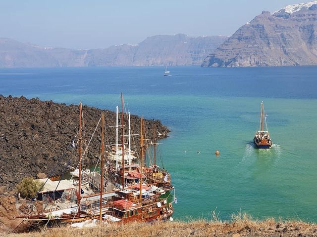 Wonderful scenic view of Thira