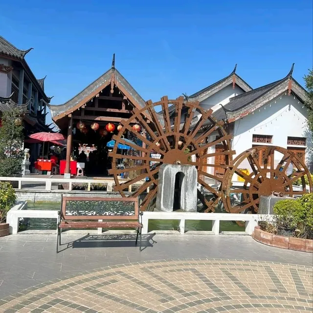 สักการะ ศาลเจ้าพ่อหลักเมือง สุพรรณบุรี