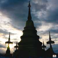 วัดพระธาตุรัตนเจดีย์ถ้ำแม่อุสุ  จ.ตาก