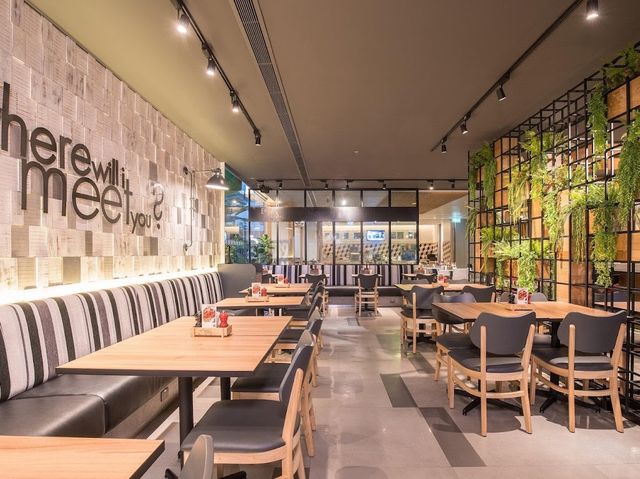 曼谷沙通智選假日飯店：優惠服務，舒適房間，商務和休閒旅客的不錯選擇
