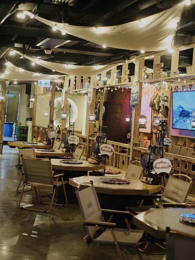 在銅鑼灣鬧市中的露營生活 #寵物友善 