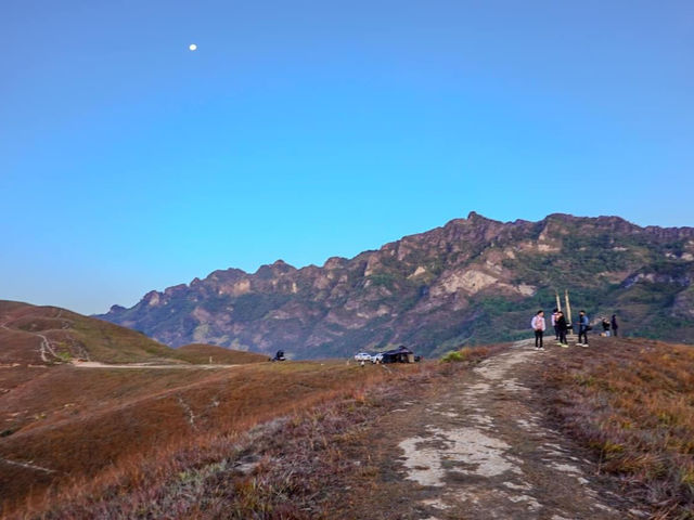ภูหัวโล้น ⛰️ 🚩 ประเทศลาว 🇱🇦