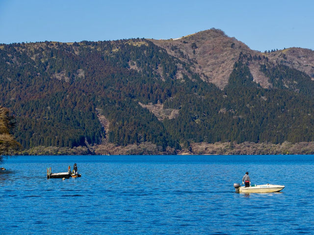 Scenic views of Lake Ashi 