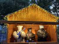 福岡・天神。クリスマスイルミネーションで華やかな『天神中央公園』