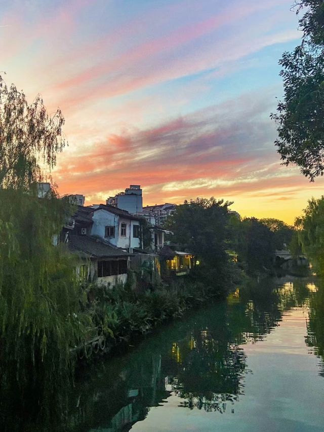 小河歷史文化街區：迷人的歷史探索與文化體驗🏘️🎨