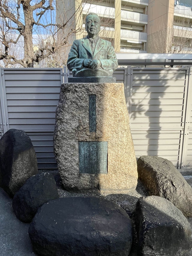 【東京都/市場稲荷神社】真っ赤な社殿からエネルギーチャージ