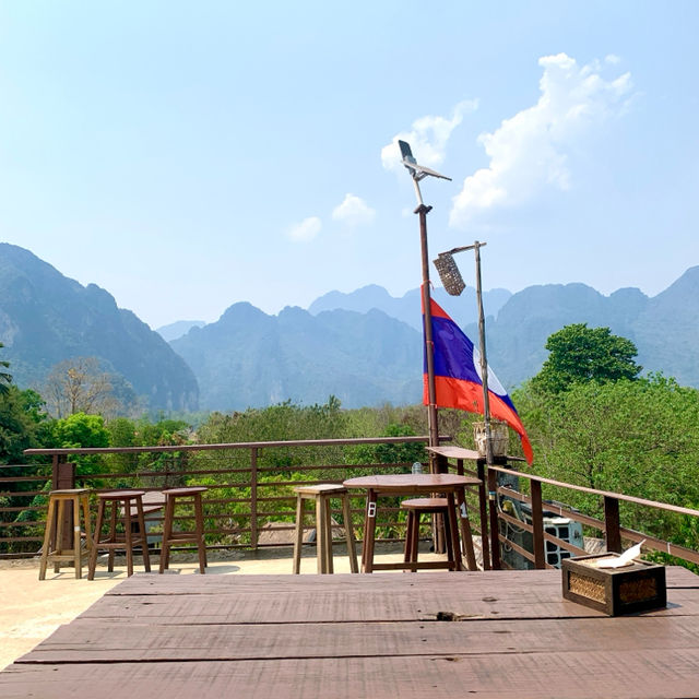 ​ตามล่าหาพูม่าย ຄາເຟ່​ @วังเวียง