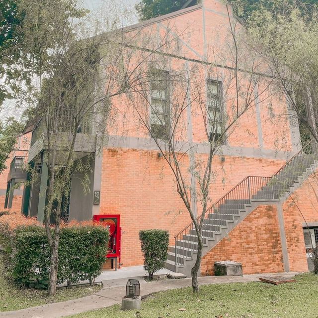 Flora Creek Hotel
