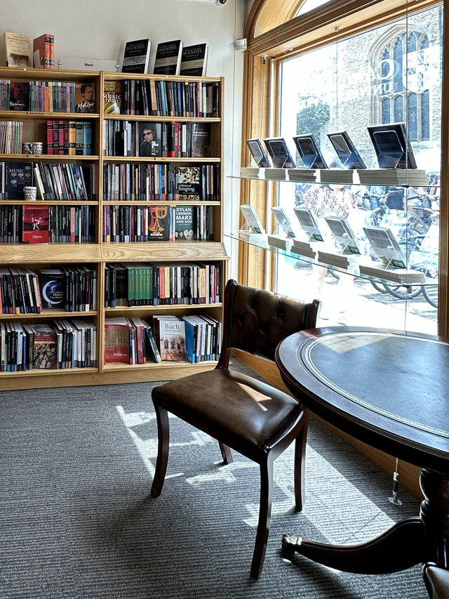 The Oldest Bookshop Site in UK 🇬🇧