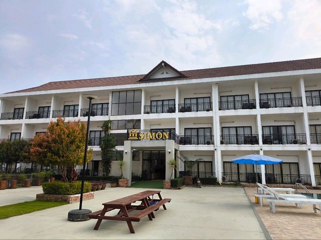 Simon riverside hotel โรงแรมวิวกลักล้าน @วังเวียง
