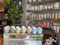 คาเฟ่ฮ่องกงที่เรารัก Halfway Coffee (Hoi On Cafe)