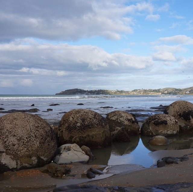 Spherical rocks landmark