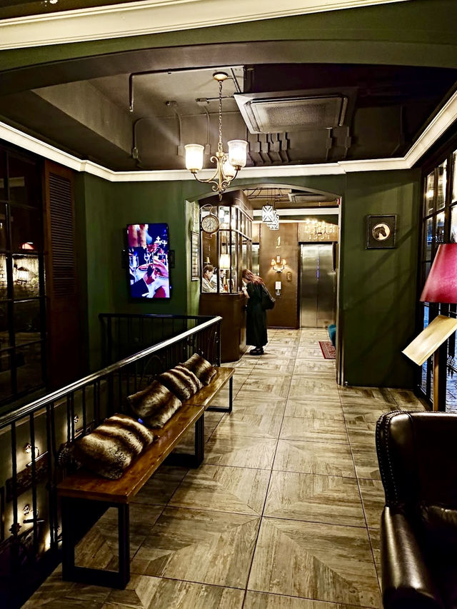 Abandoned Mansion (Bar/ Restaurant) Sukhumvit