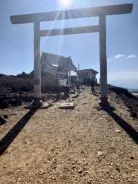 エメラルドグリーンの湖　蔵王の御釜